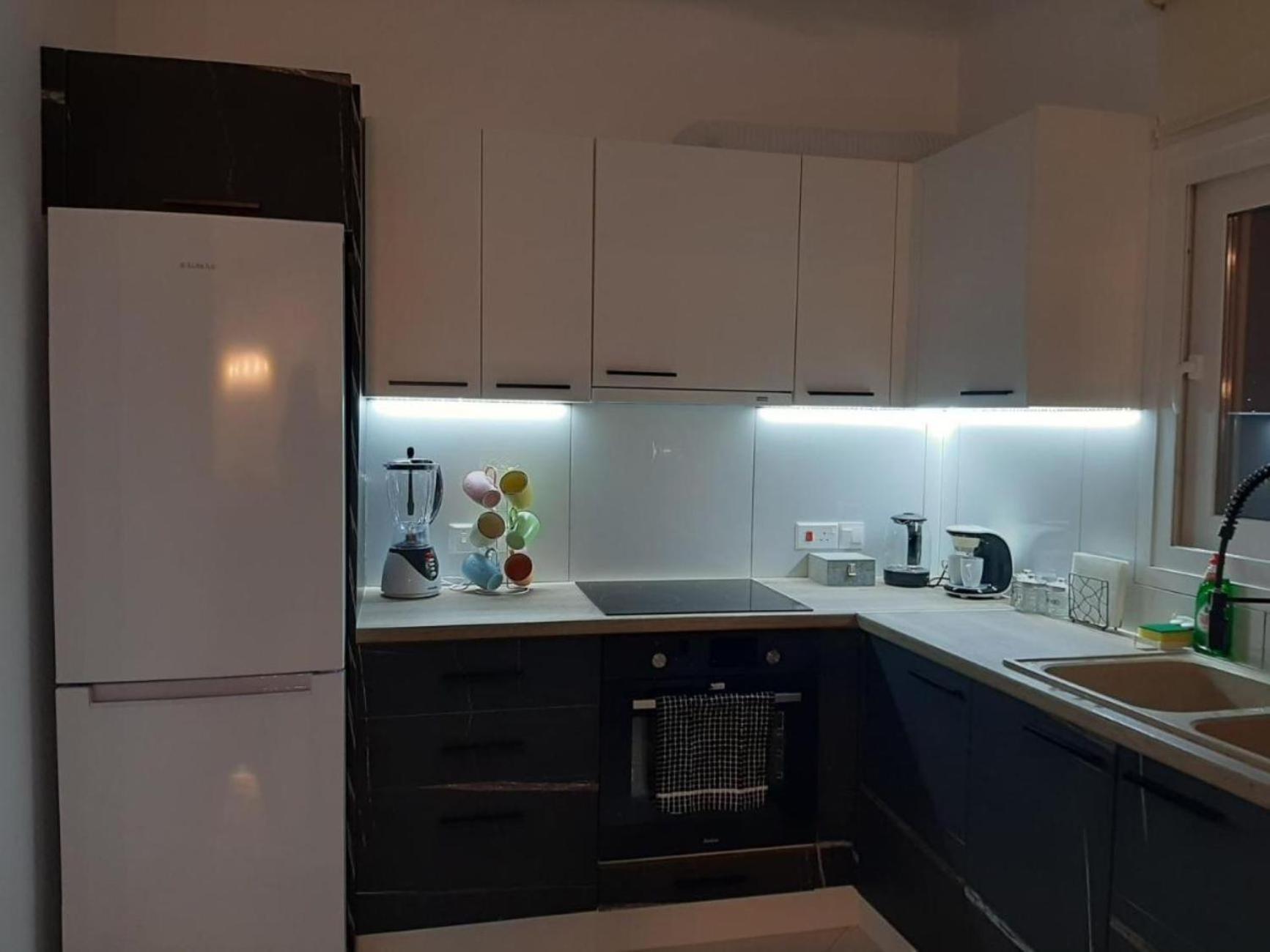H&O Boulevard Breeze Apartment! Paphos Exterior foto
