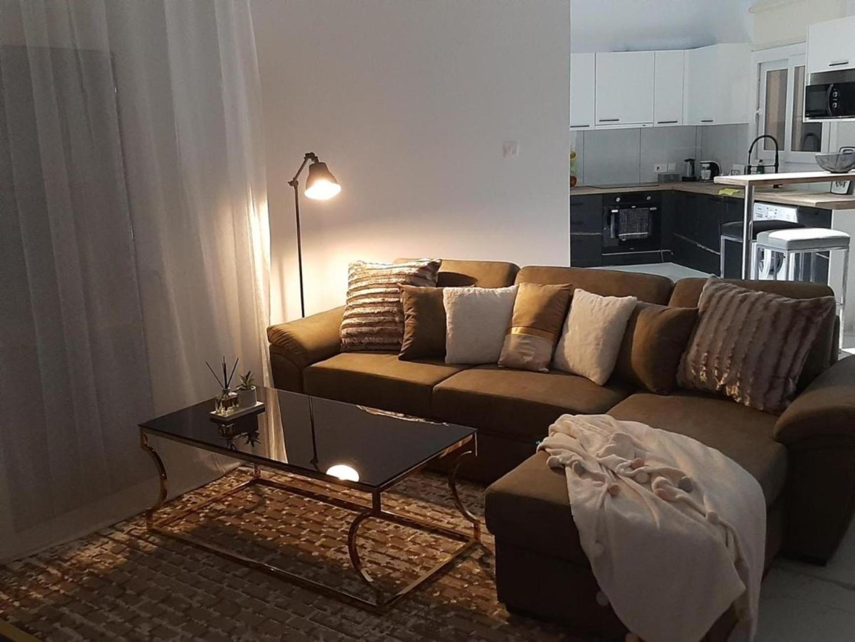 H&O Boulevard Breeze Apartment! Paphos Exterior foto