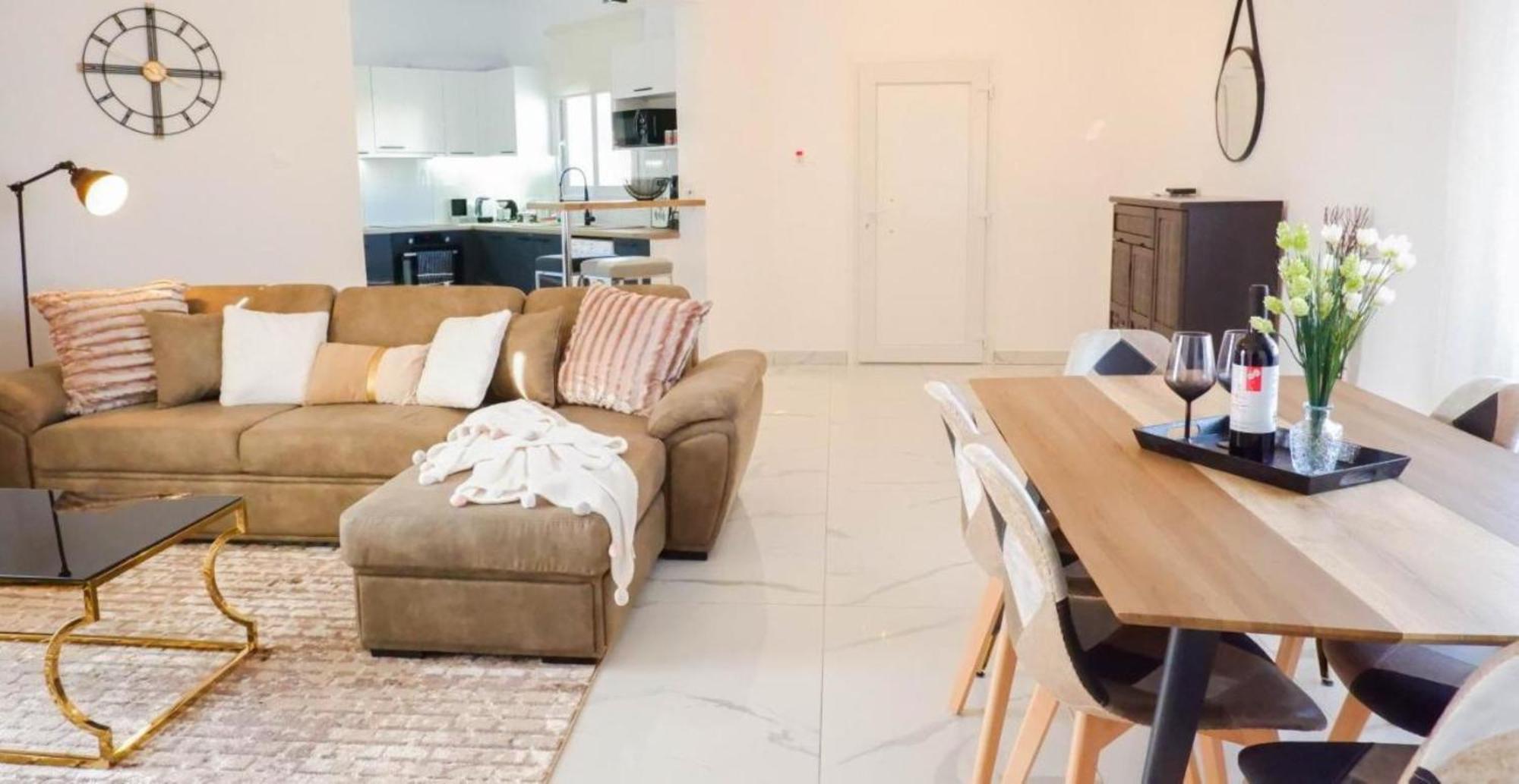 H&O Boulevard Breeze Apartment! Paphos Exterior foto